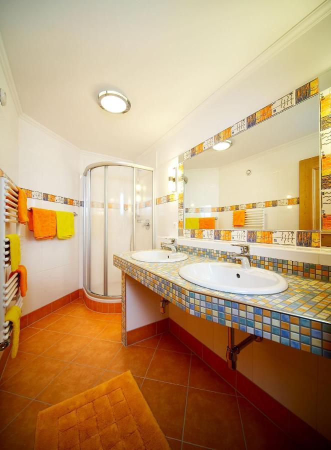 Biohotel Castello Koenigsleiten เคอนิกสไลเทน ภายนอก รูปภาพ