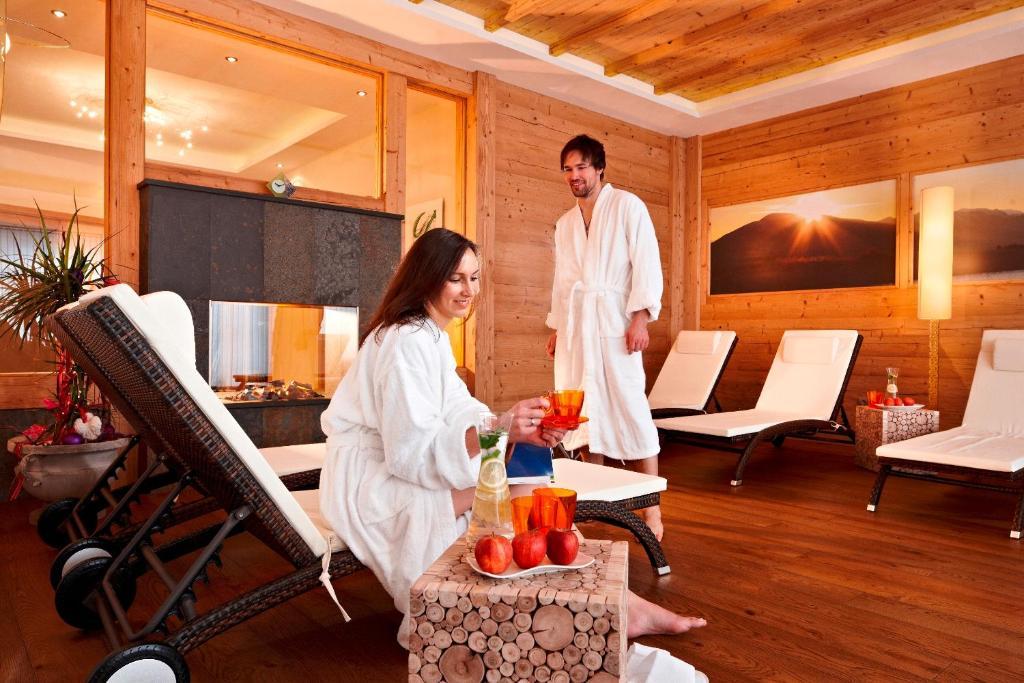Biohotel Castello Koenigsleiten เคอนิกสไลเทน ภายนอก รูปภาพ